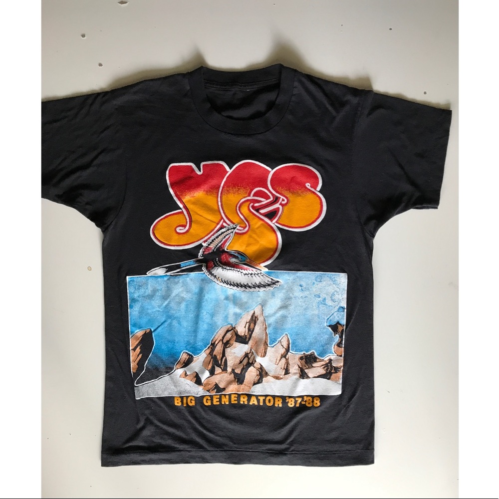 Vintage band tee 👅 Yes tour shirt 👅